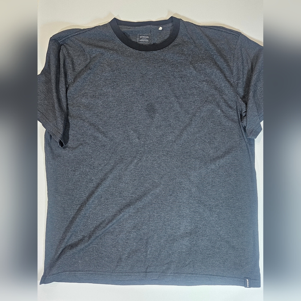 Prana T-shirt‎ Mens XXL Grey White Stripe Casual Activewear Athletic Workout Tee